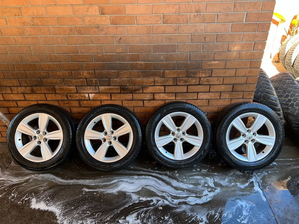Peugeot 18” Alloy Wheels with Pirelli Tyres