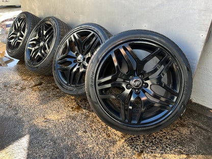 Land Rover Evoque/Discovery 20” Alloy Wheels with Excellent Tyres