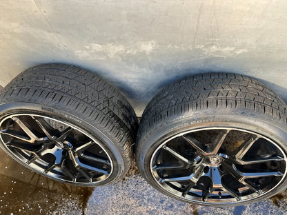 22” Black Alloy Wheels with Excellent Tyres