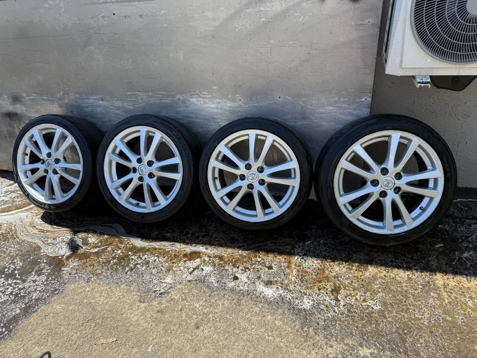 Lexus 18” Alloy Wheels with Tyres