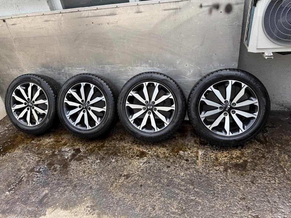 Kia Sportage 18” Alloy Wheels with Like New Kumho Tyres
