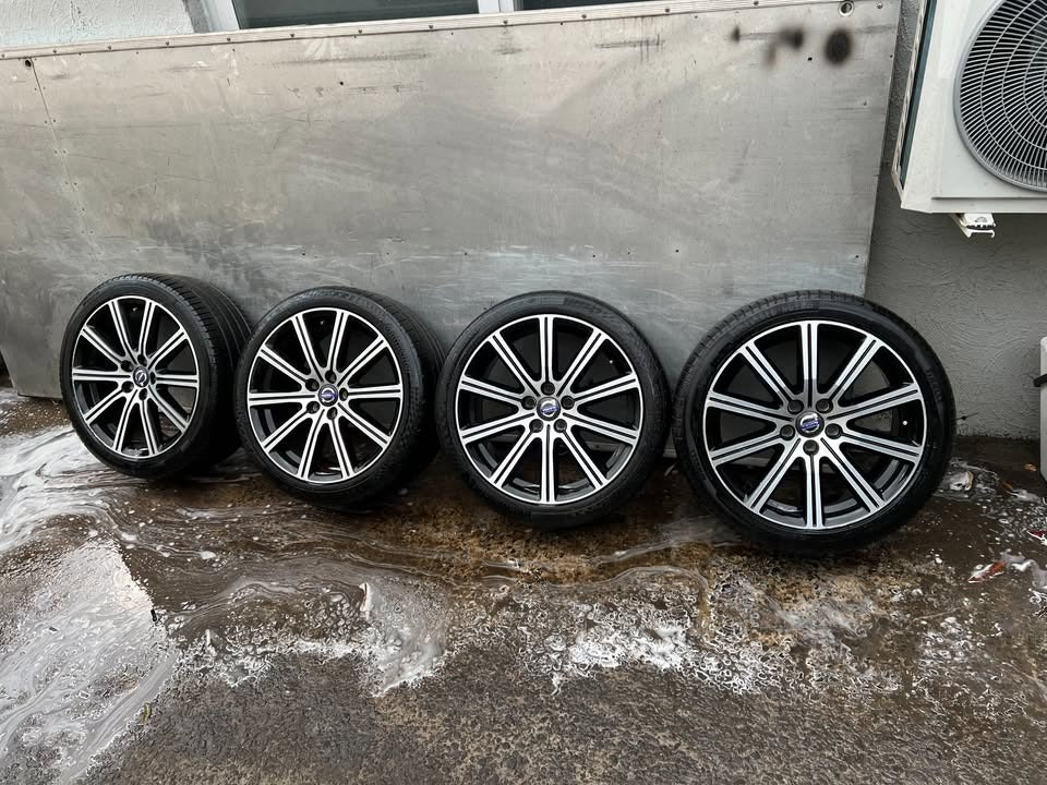 Volvo V60 S60 18" Alloy Wheels with Good Tyres