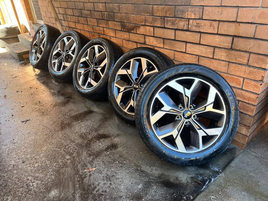 Kia Sportage/Sorento 18” Alloy Wheels with Good Tyres