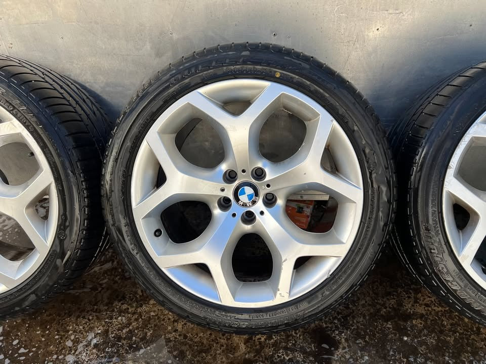 BMW X5 20” Staggered Alloy Wheels with Bridgestone Tyres