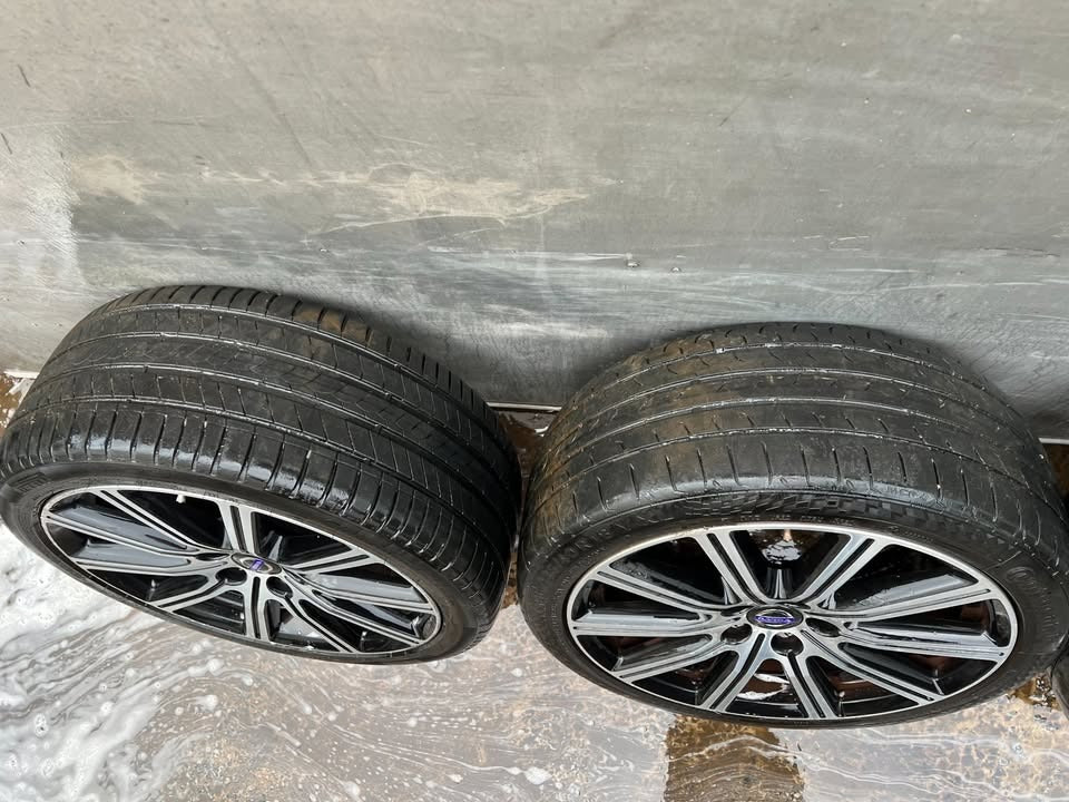 Volvo V60 S60 18" Alloy Wheels with Good Tyres