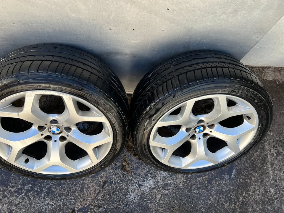 BMW X5 20” Staggered Alloy Wheels with Bridgestone Tyres