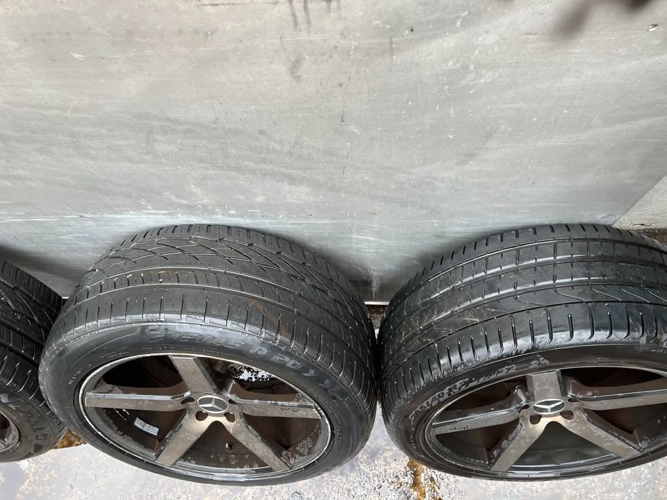 Niche 20” Alloy Wheels with Good Tyres