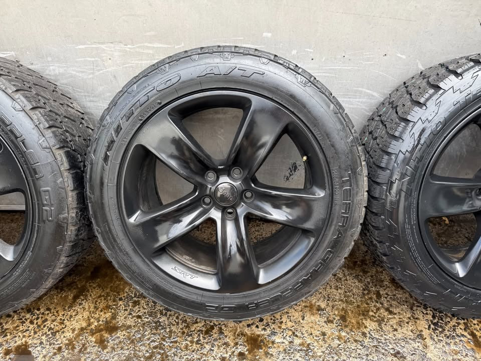 Jeep Grand Cherokee SRT 20” Alloy Wheels with Nitto Tyres