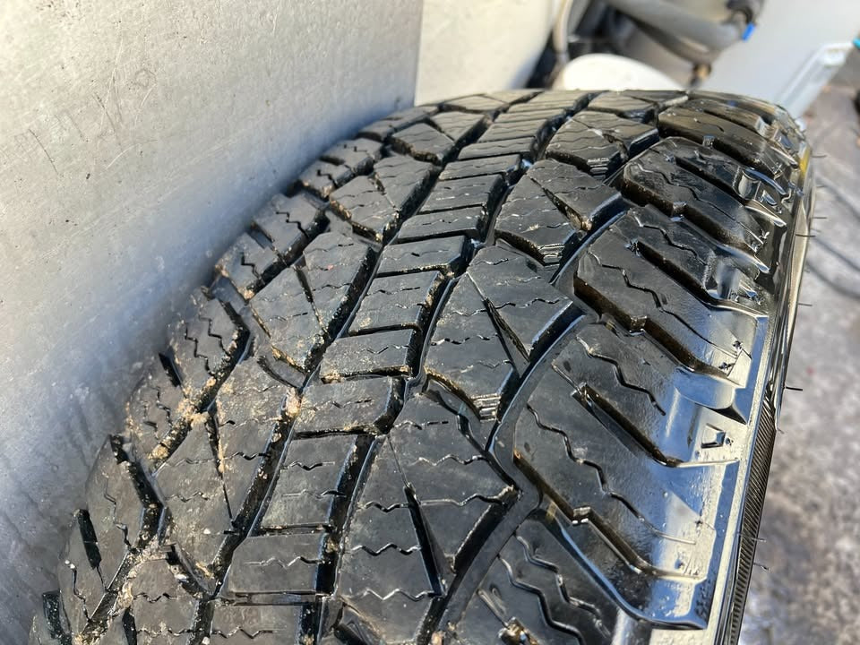 Jeep Grand Cherokee 20” Alloy Wheels with A/T Tyres