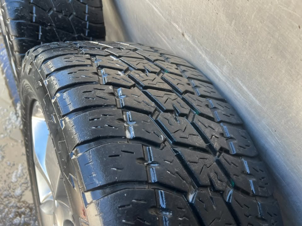 Jeep Cherokee 20” Alloy Wheels with Nitto Terra Grappler Tyres