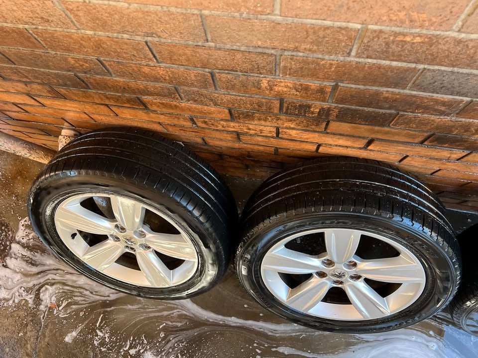 Peugeot 18” Alloy Wheels with Pirelli Tyres
