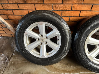 Toyota Kluger 17” Alloy Wheels with Excellent Tyres