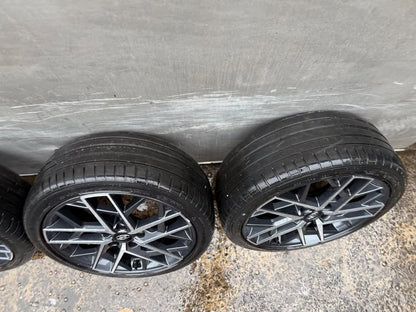 Hyundai Elantra 18" Alloy Wheels with Michelin Tyres