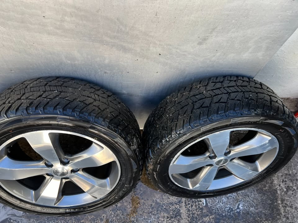 Jeep Grand Cherokee 20” Alloy Wheels with A/T Tyres