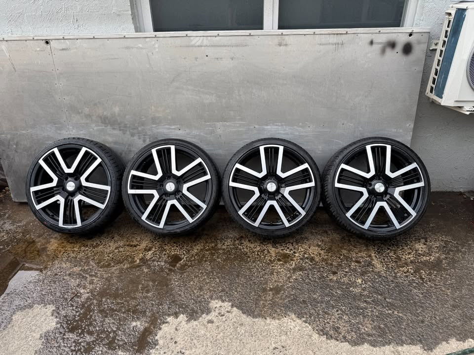 Vendetta 20" Alloy Wheels with Excellent Tyres
