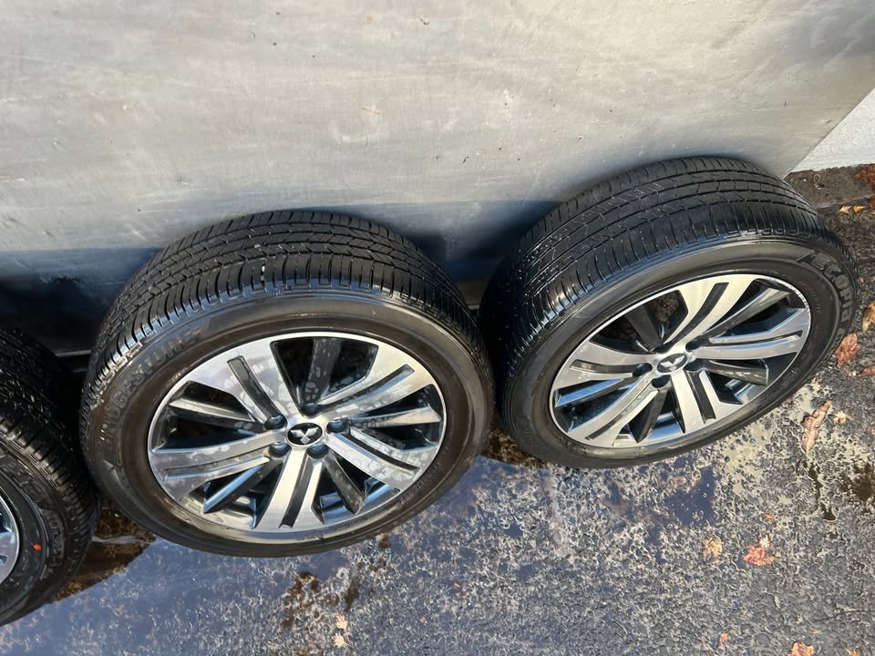 Mitsubishi ASX/Eclipse 18" Alloy Wheels with Tyres