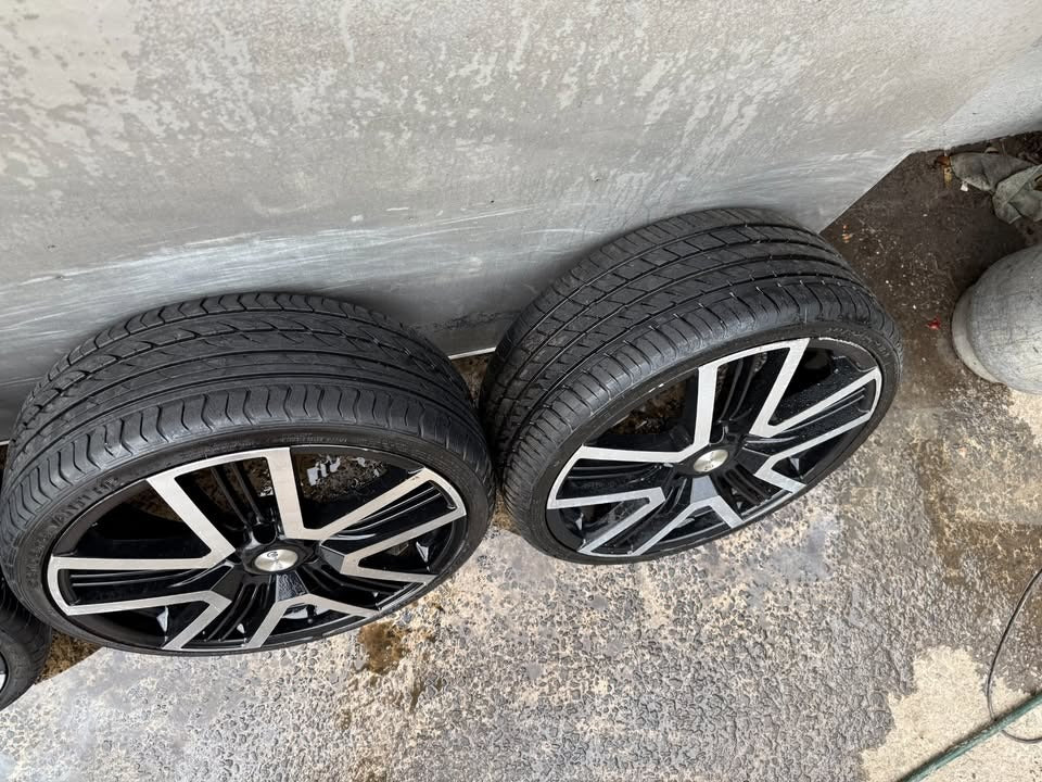 Vendetta 20" Alloy Wheels with Excellent Tyres