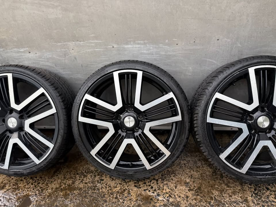 Vendetta 20" Alloy Wheels with Excellent Tyres
