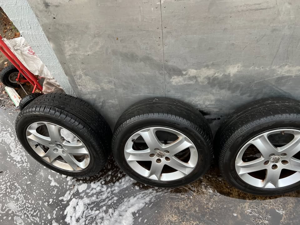 Peugeot 17" Alloy Wheels with Tyres Set of 5