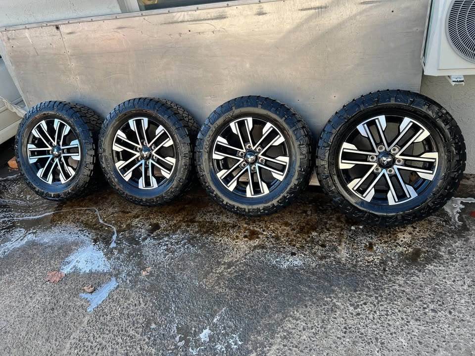 Mitsubishi Triton/Pajero 18" Alloy Wheels w/ A/T Tyres