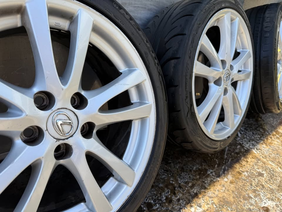 Lexus 18” Alloy Wheels with Tyres