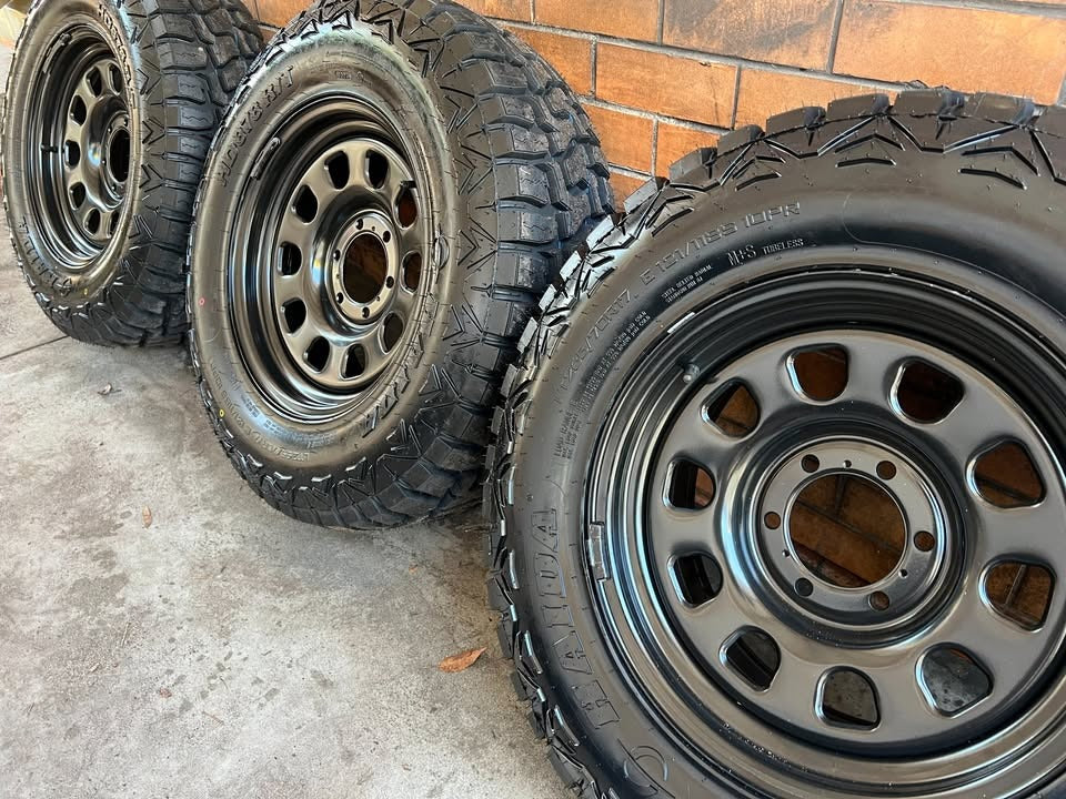 32 Inch Rugged Terrain Tyres on 6 Stud Rims New