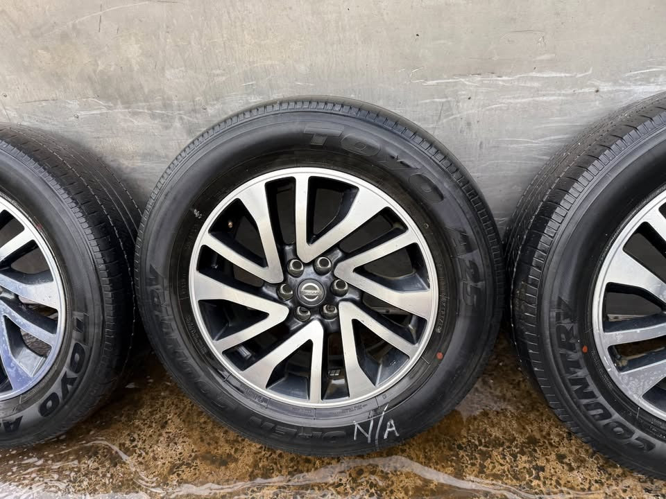 Nissan Navara NP300 18" Alloy Wheels with Tyres