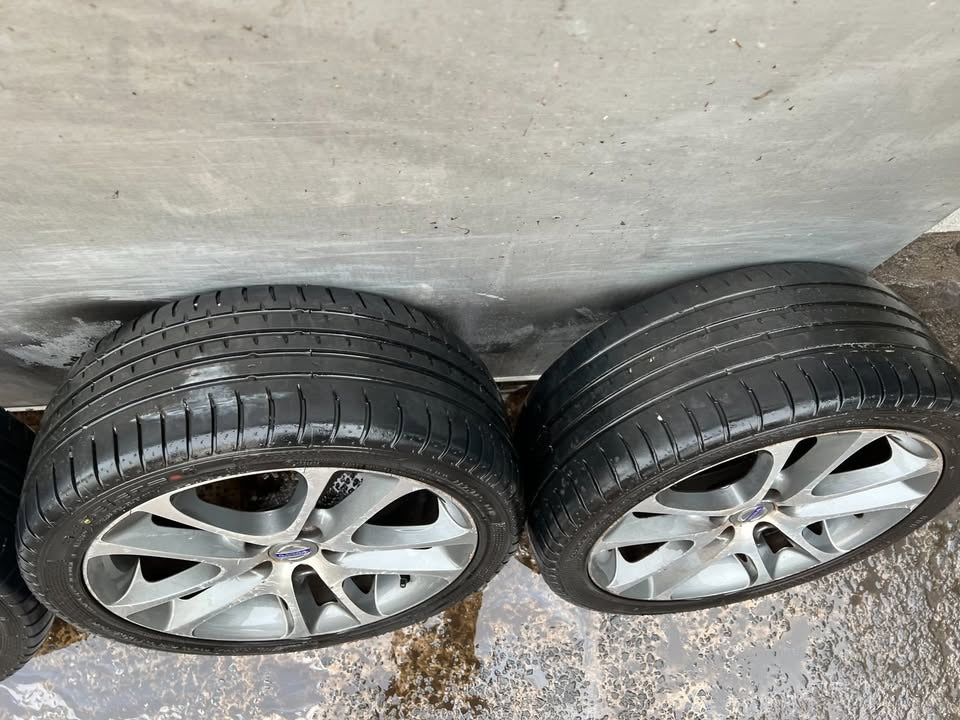 Volvo V50 S40 18" Alloy Wheels with Good Tyres