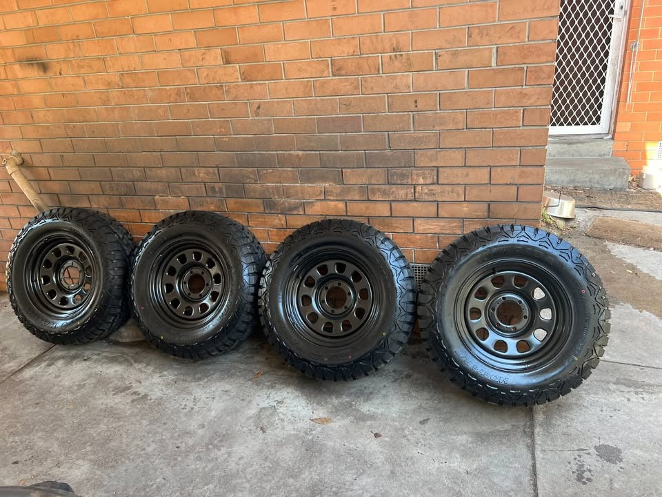 32 Inch Rugged Terrain Tyres on 6 Stud Rims New