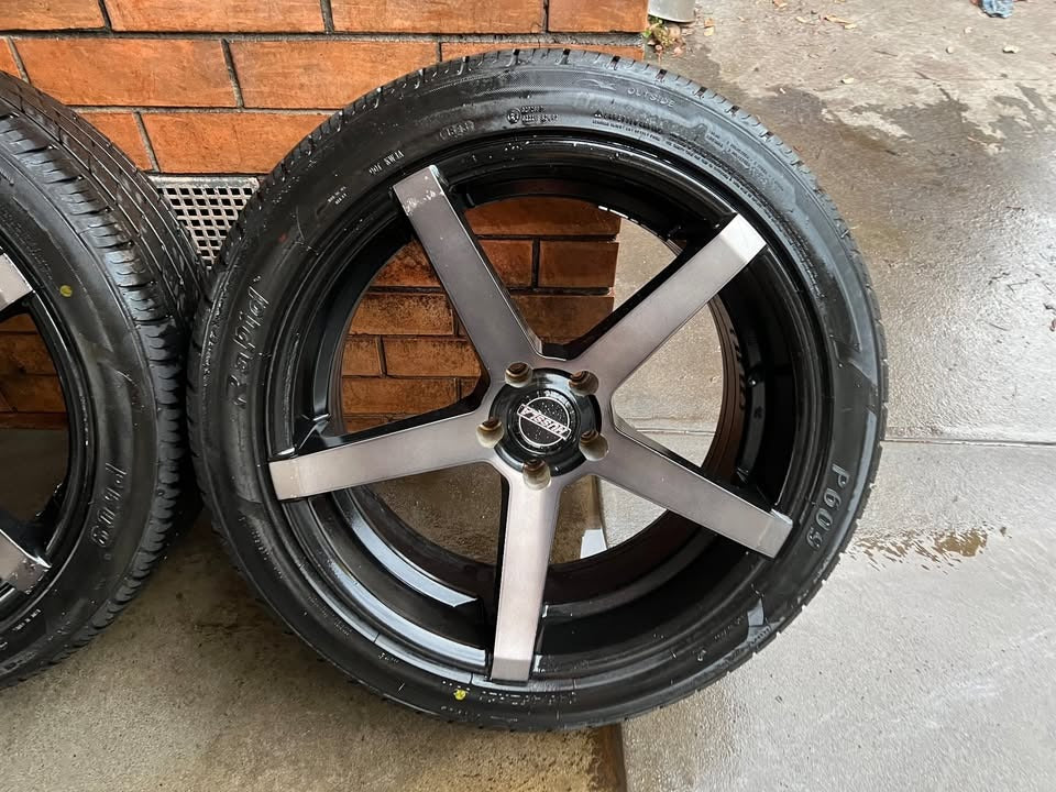 Hussla 20” 5 Spoke Alloy Wheels with Excellent Tyres