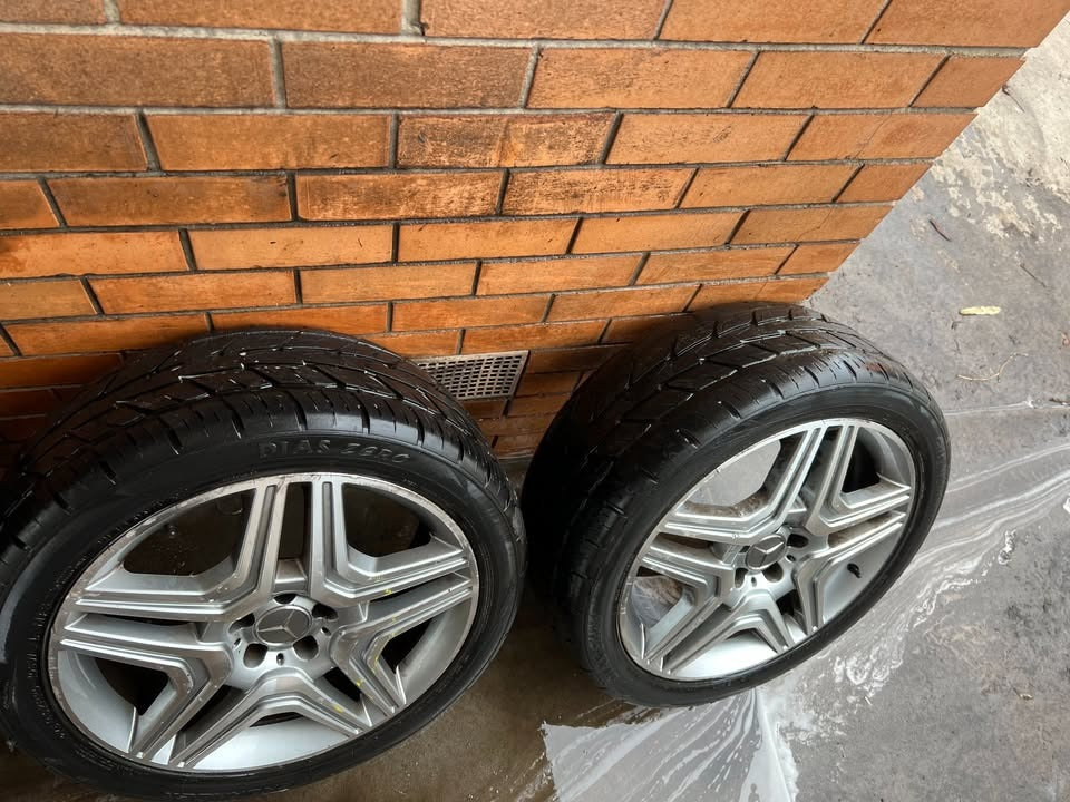 Mercedes Benz ML350 20" Alloy Wheels with Tyres