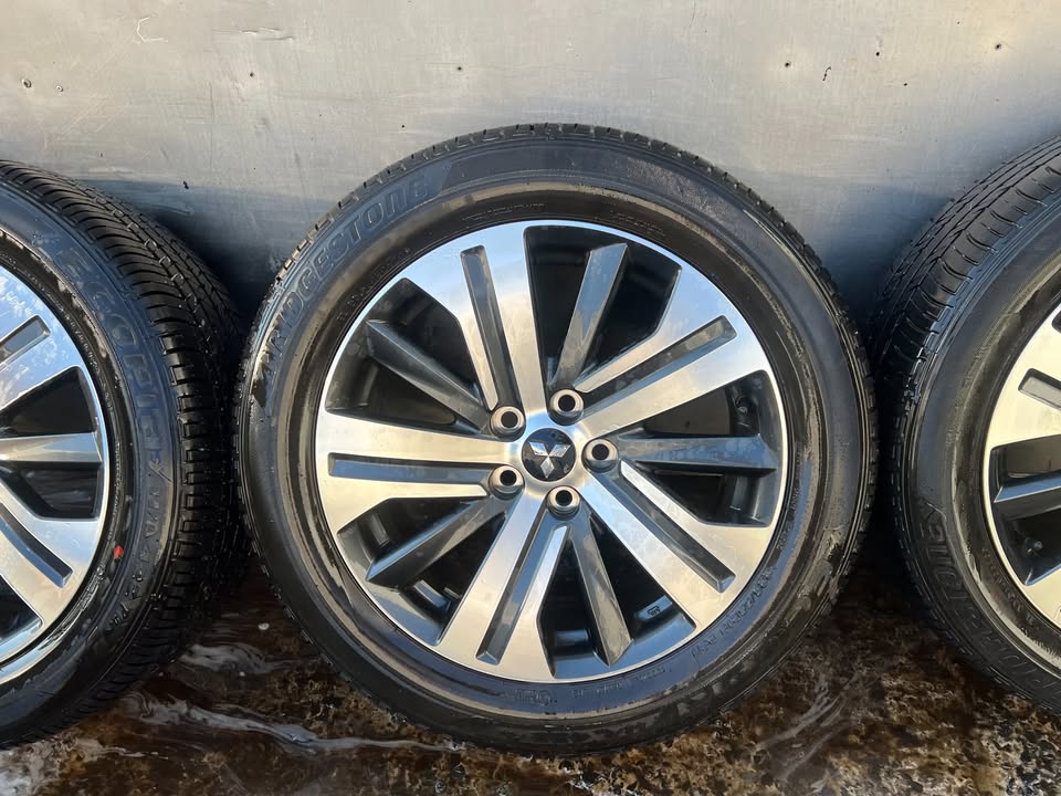 Mitsubishi ASX/Eclipse 18" Alloy Wheels with Tyres