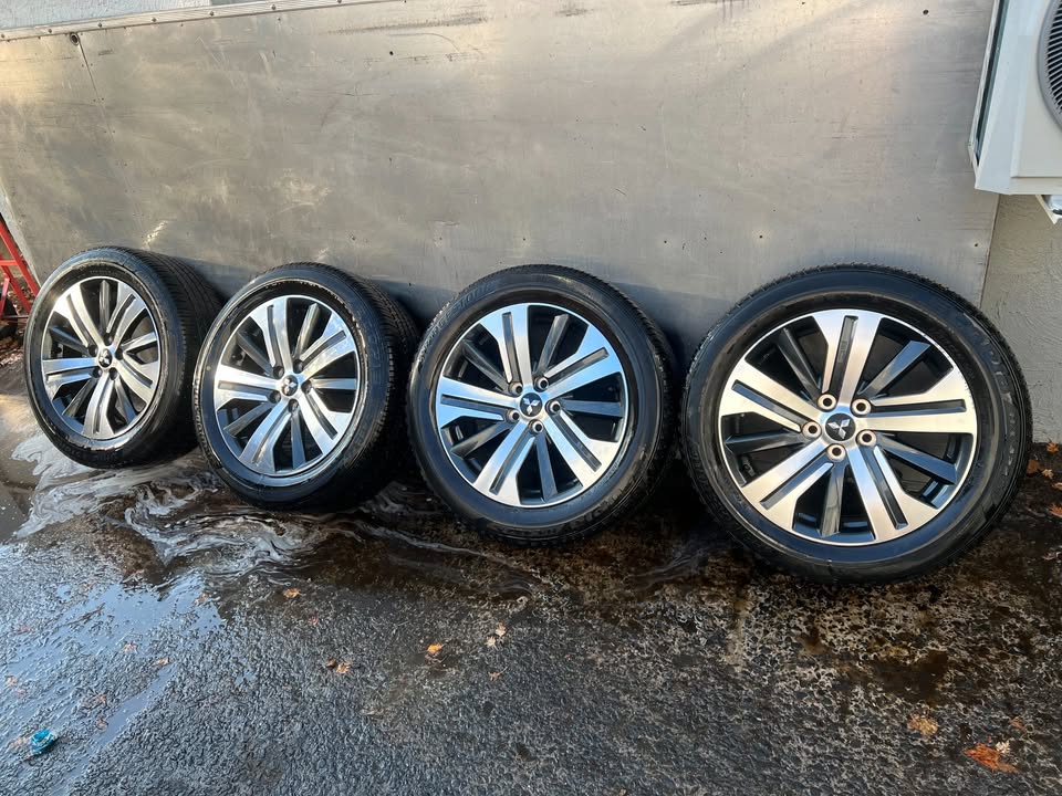 Mitsubishi ASX/Eclipse 18" Alloy Wheels with Tyres