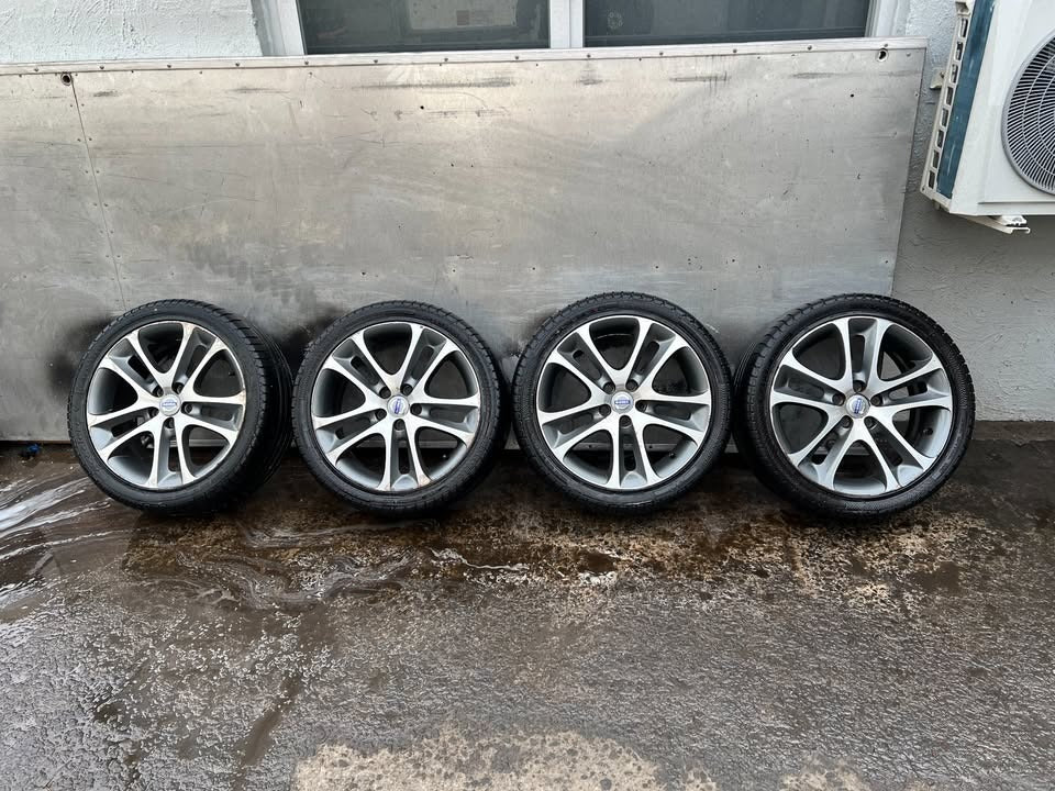 Volvo V50 S40 18" Alloy Wheels with Good Tyres