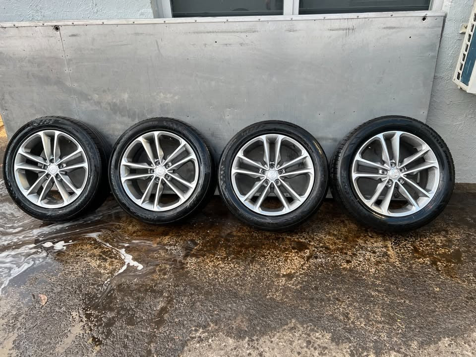 Hyundai Sante Fe 19” Alloy Wheels with Good Tyres