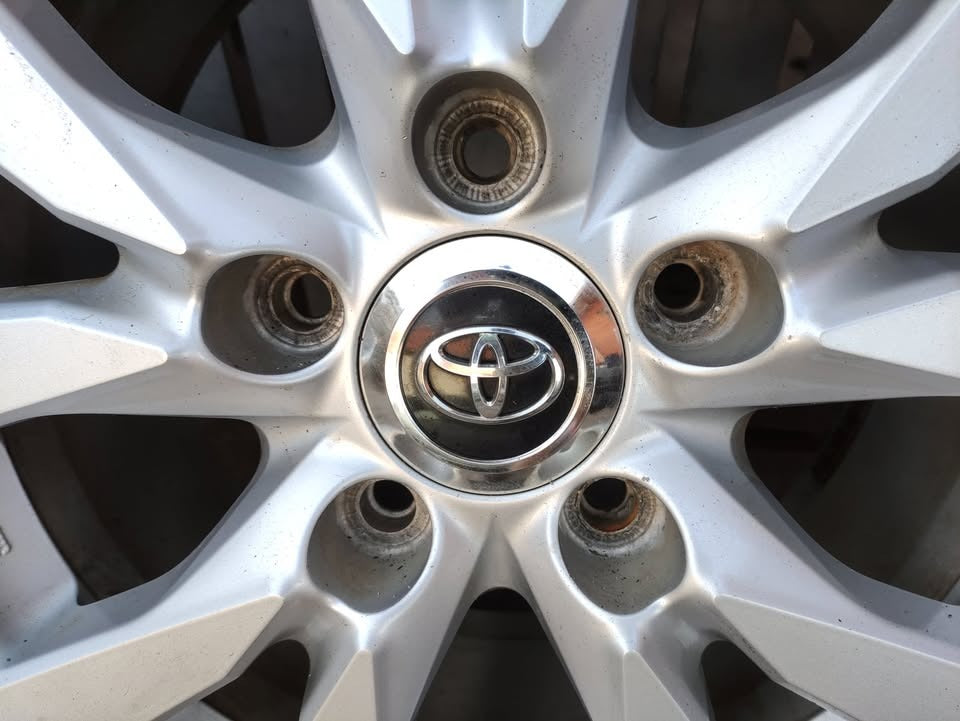Toyota Landcruiser 200 Series Wheel Set or Single with Tyre *Delivery*