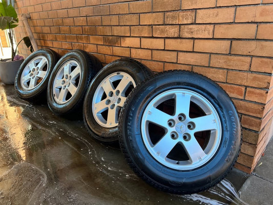 Mitsubishi Outlander 16" Alloy Wheels with Good Tyres