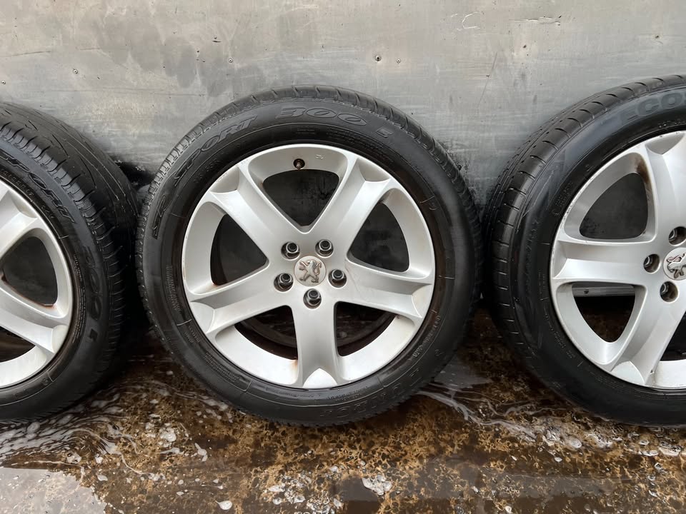 Peugeot 17" Alloy Wheels with Tyres Set of 5