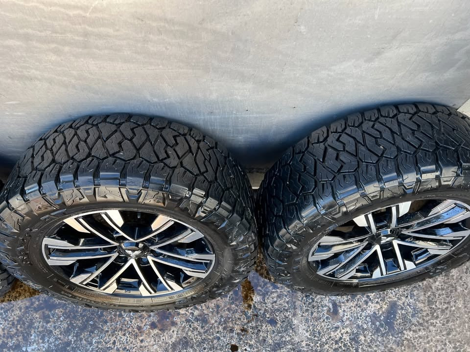 Mitsubishi Triton/Pajero 18" Alloy Wheels w/ A/T Tyres
