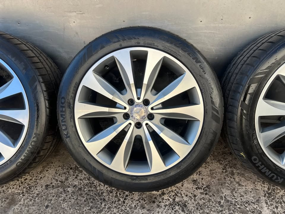 Mercedes Benz GLE 20" Alloy Wheels with Excellent Tyres