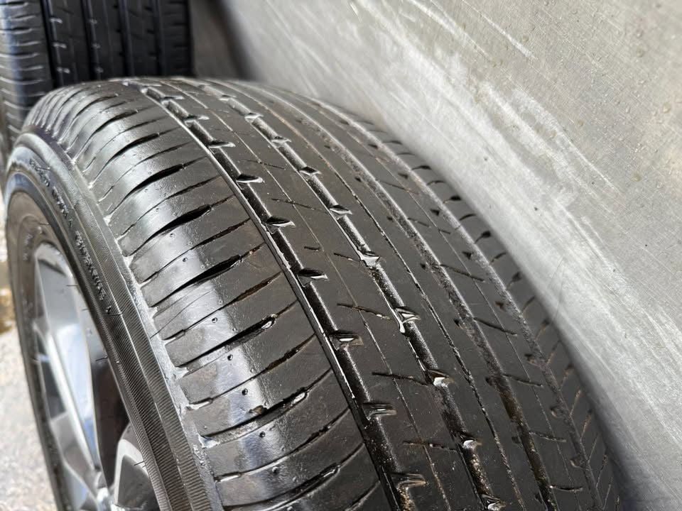 Honda CRV 18" Alloy Wheels with Excellent Tyres