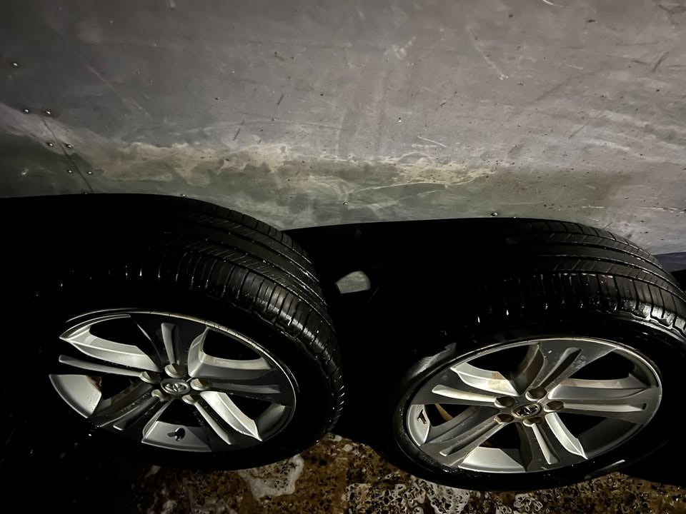Toyota Kluger 19” Alloy Wheels with Michellin Tyres