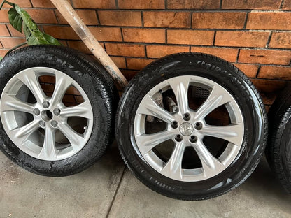 Lexus 18" Alloy Wheels with Excellent Bridgestone Tyres