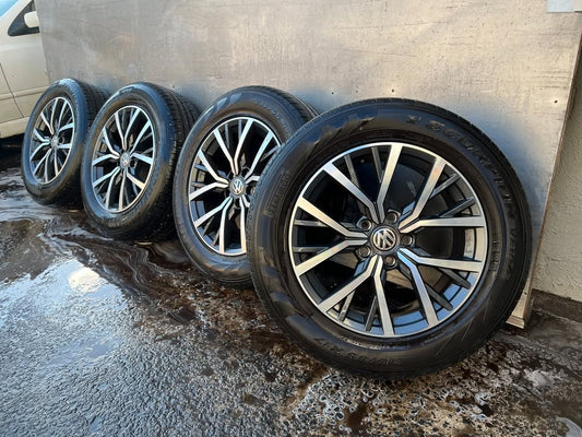 Volkswagen Tiguan 17" Alloy Wheels with Excellent Tyres