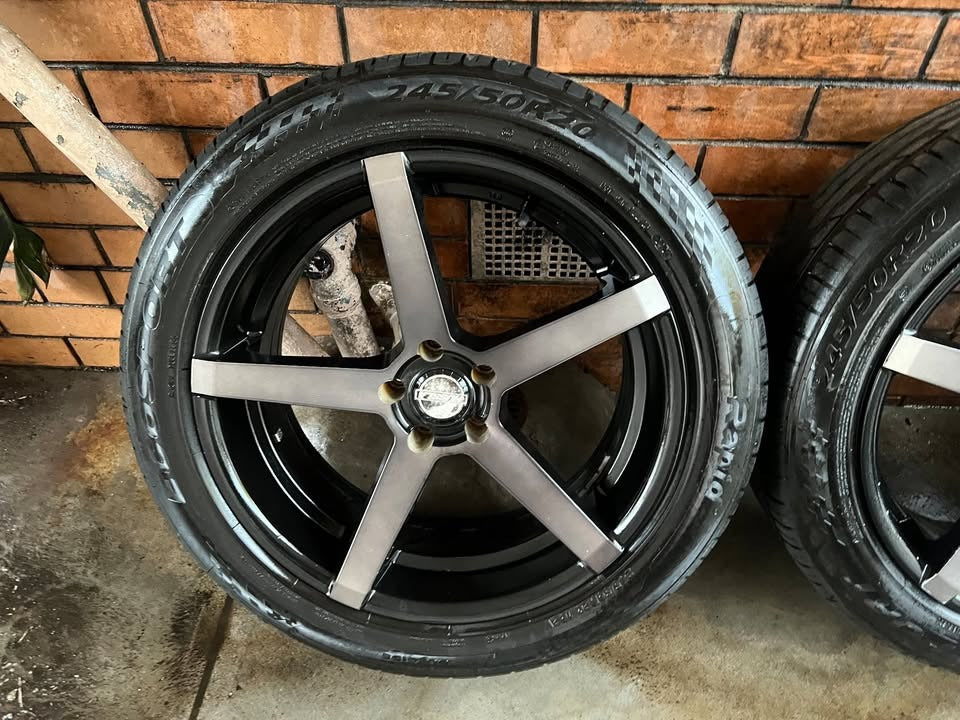 Hussla 20” 5 Spoke Alloy Wheels with Excellent Tyres