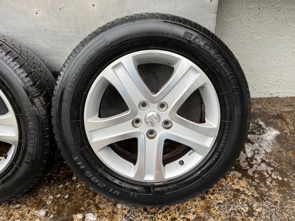 Suzuki Vitara 17" Alloy Wheels with Good Tyres