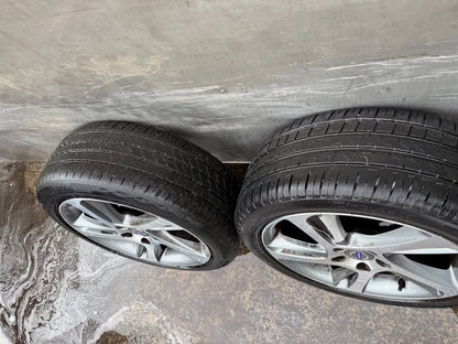 Volvo V40 17" Alloy Wheels with Excellent Tyres