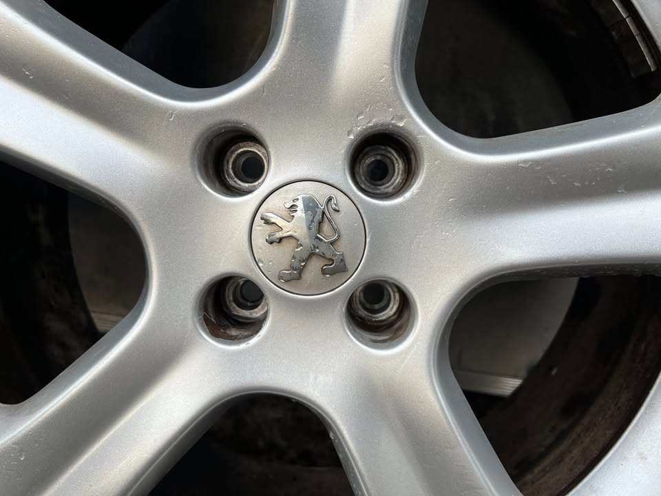 Peugeot 18" Alloy Wheels with Good Tyres
