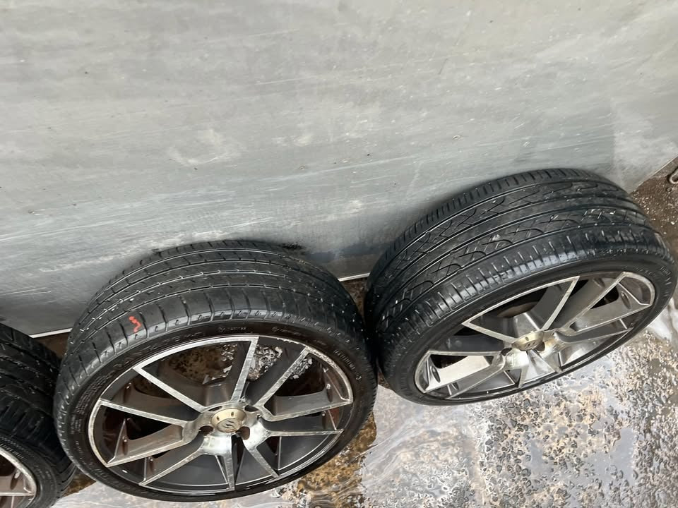 Rodney Jane 4 Stud 17” Alloy Wheels with Tyres