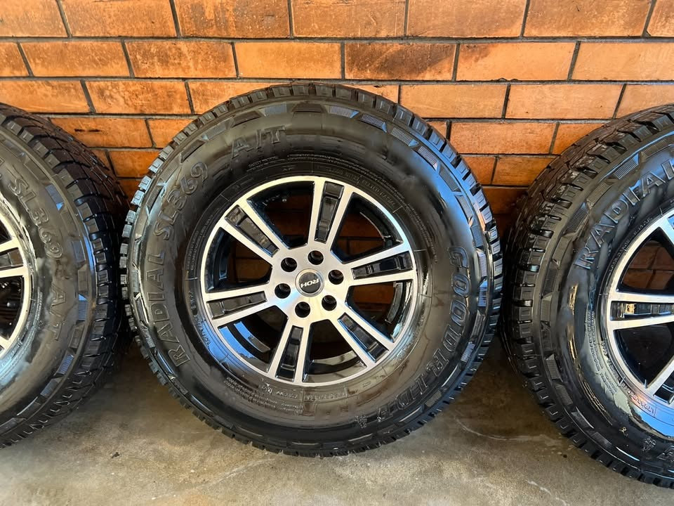 ROH 16" Alloy Wheels with 32" A/T Tyres